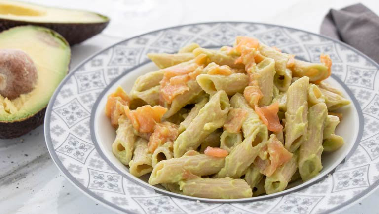 Penne Low Carb in crema di Avocado e Salmone